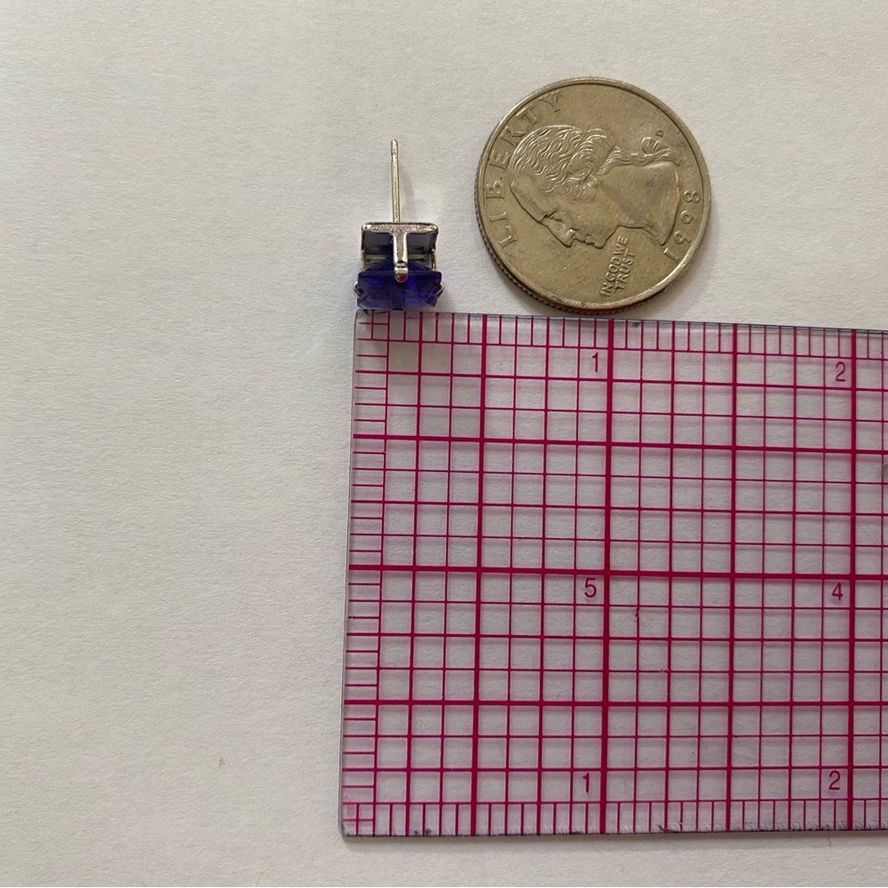 Stunning .925 lab created Tanzanite Stud Earrings - Picture 3 of 3